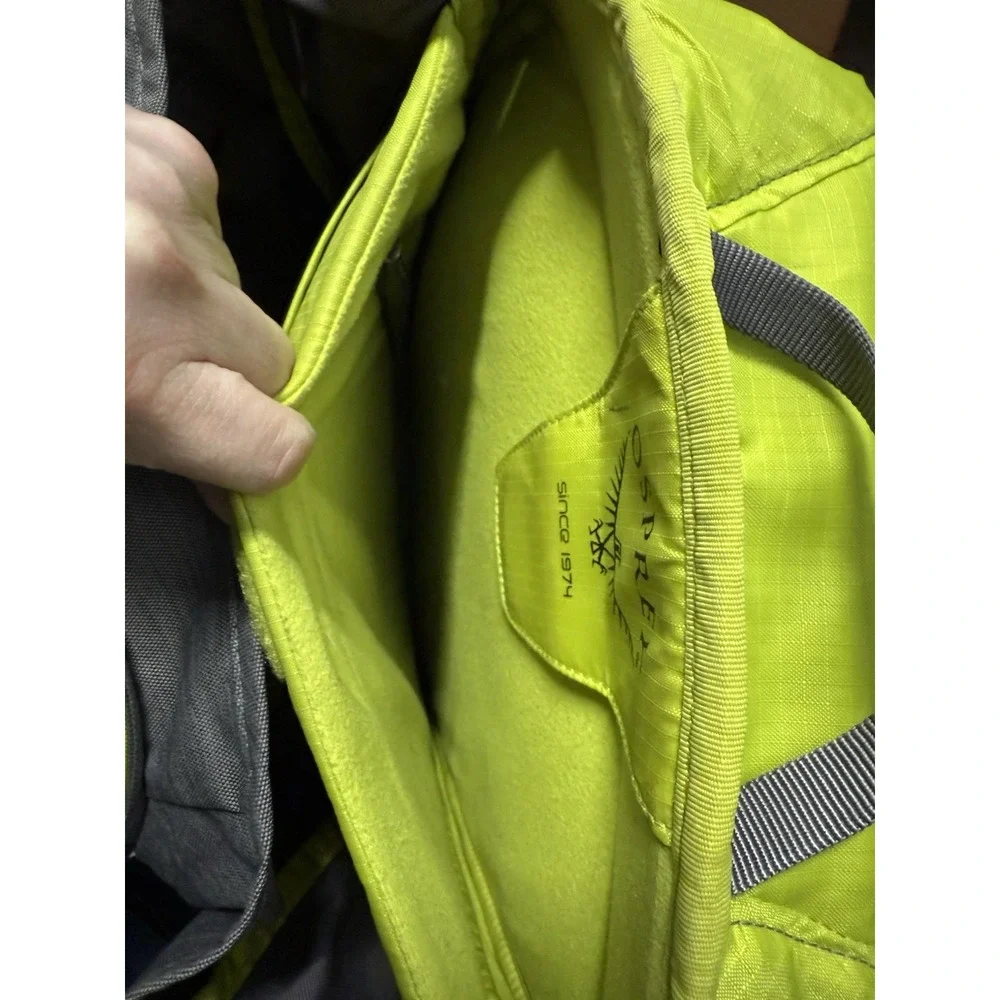 Osprey Pixel Portal Laptop DayPack Bag Backpack Shark Gray